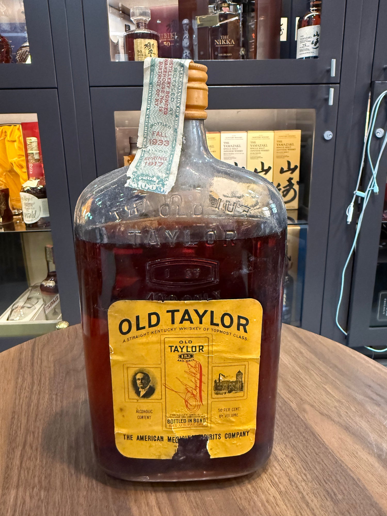 Old Taylor Bottled In Bond 16 year (1916-1933) 1 Quart