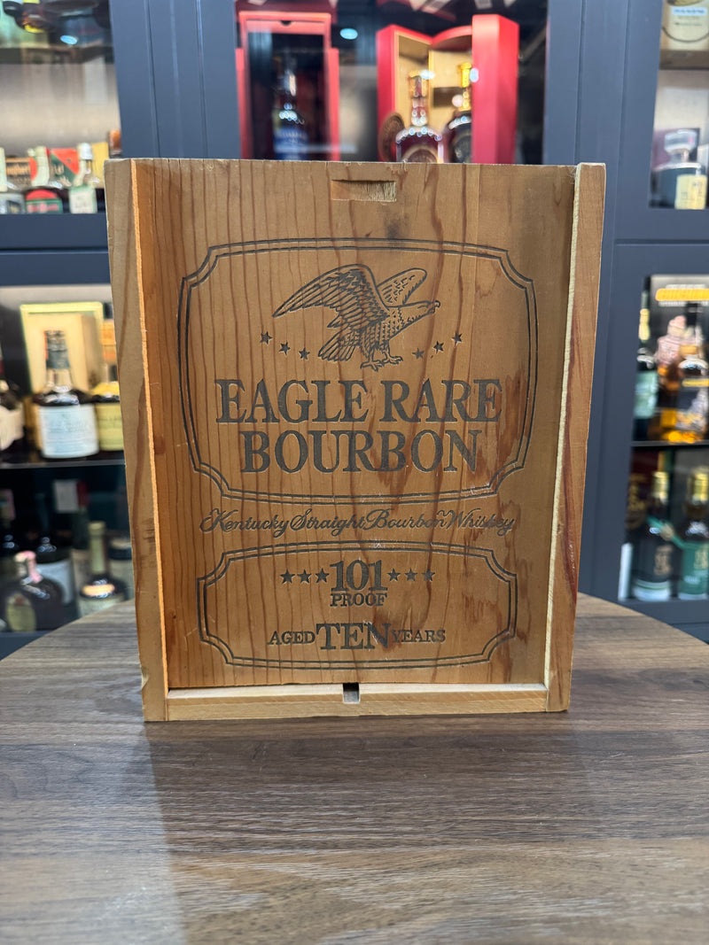 Eagle Rare 10 Year Old Gift Set - Lawrenceburg - 10 Year Old, 101 Proof [Wood Box & Glasses]