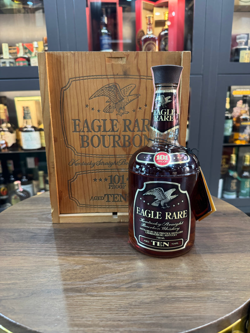 Eagle Rare 10 Year Old Gift Set - Lawrenceburg - 10 Year Old, 101 Proof [Wood Box & Glasses]