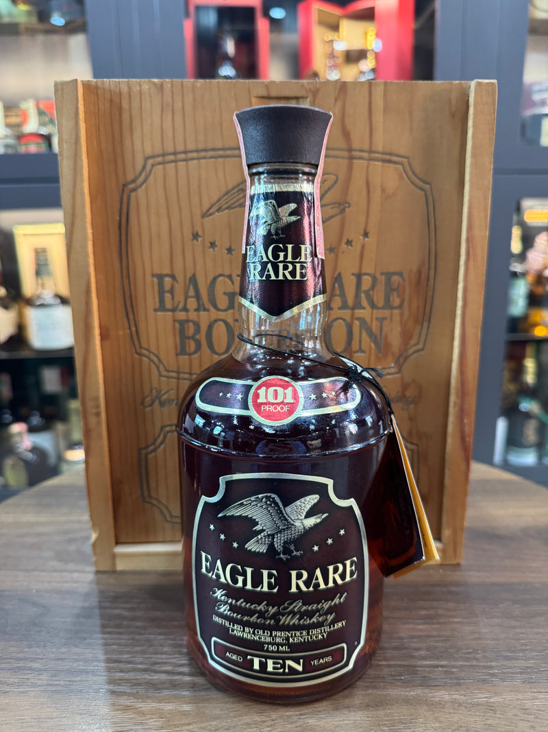 Eagle Rare 10 Year Old Gift Set - Lawrenceburg - 10 Year Old, 101 Proof [Wood Box & Glasses]