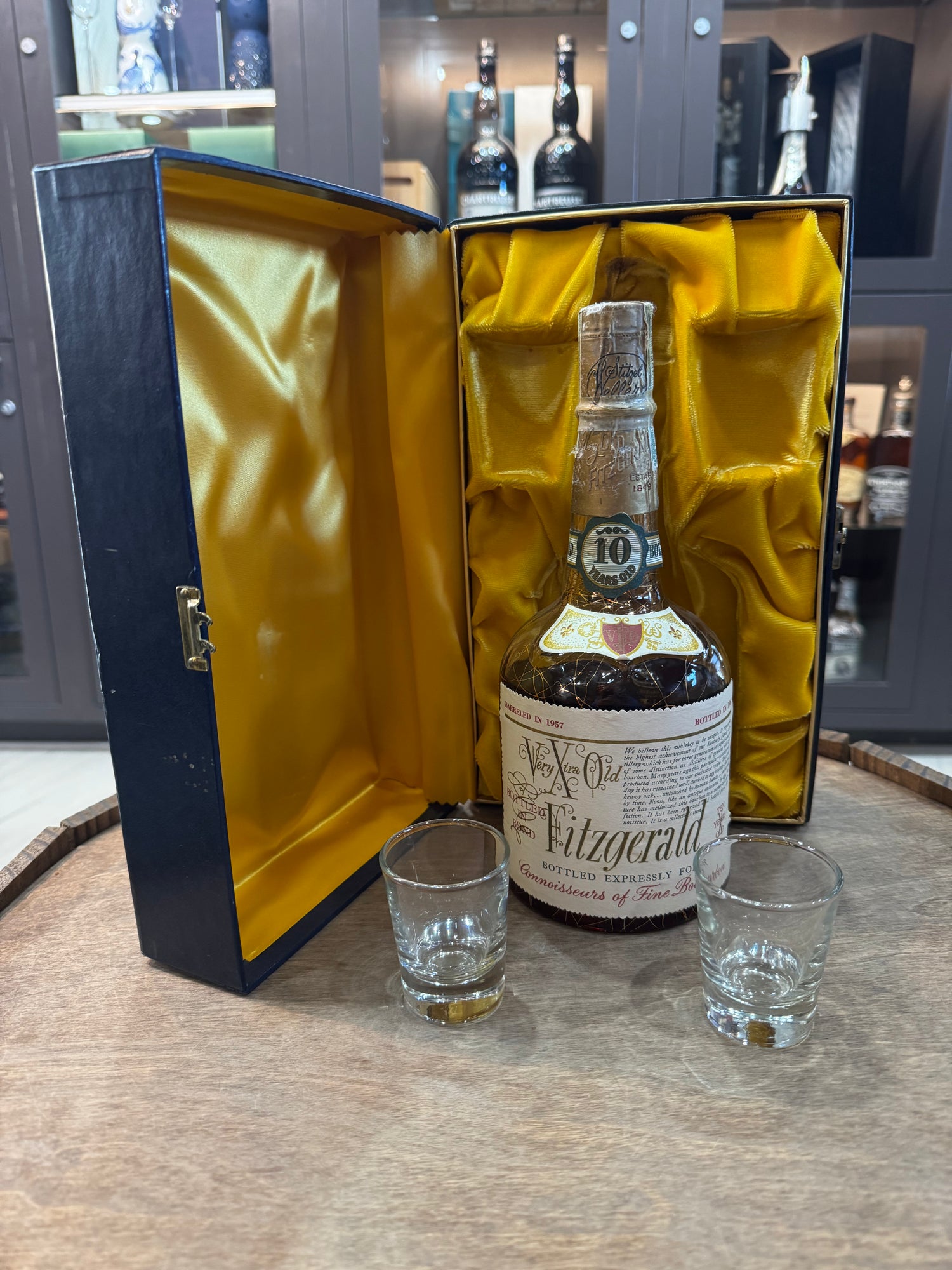 Very Xtra Old Fitzgerald 10 year Bottled in Bond Gift set 1959-1969 blue box